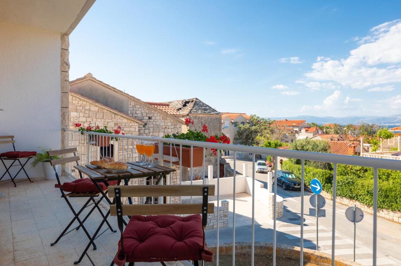 Apartment Nona - Center, 150 Meters From The Beach Supetar Bagian luar foto